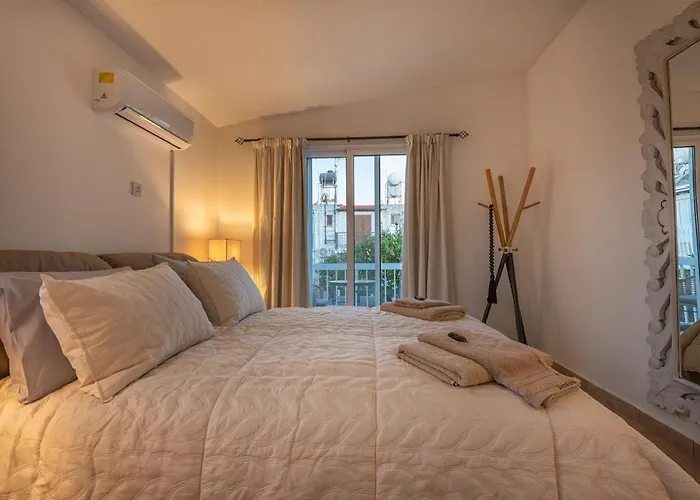 Akamas Sunset Bohemian Chic By One Lejlighed